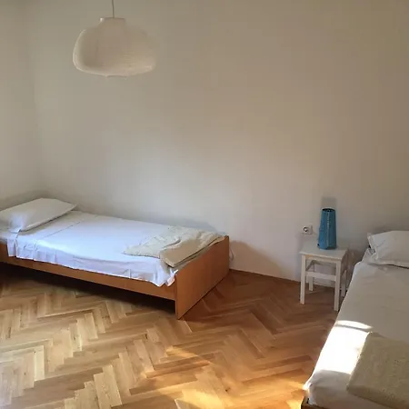 Apartment Hortenzija *